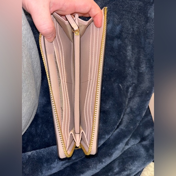 Michael Kors Zip-up Wallet - Picture 2 of 3